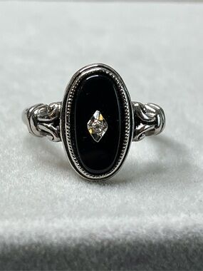 Vintage Avon Black Onyx & Diamond Chip Silver Tone Ring 1995 Size 9